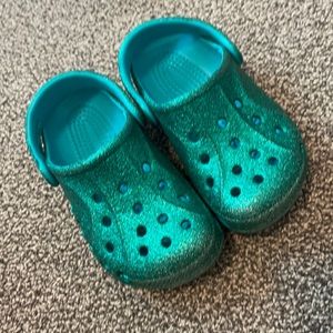 Girls Glitter Crocs 8/9c ,